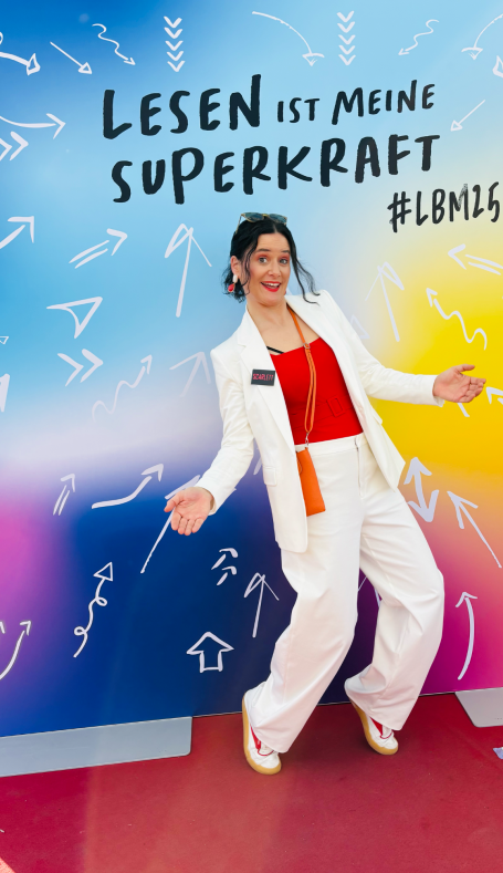 Frau vor Wand, Lesen ist meine Superkraft